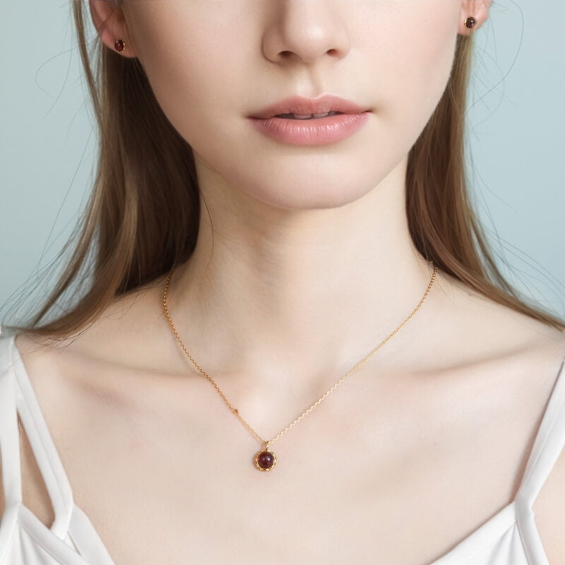 Birthstione Garnet Petite Round Necklace - January - Minerva Jewelry