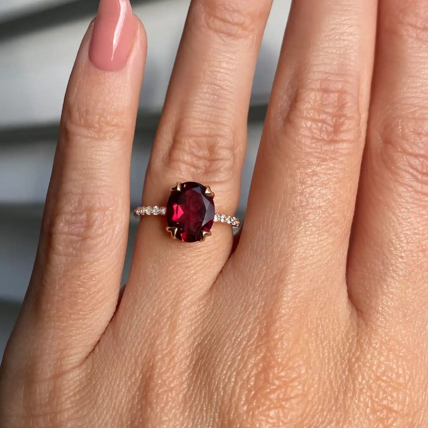 Ruby Gold Ring – Classic Glow