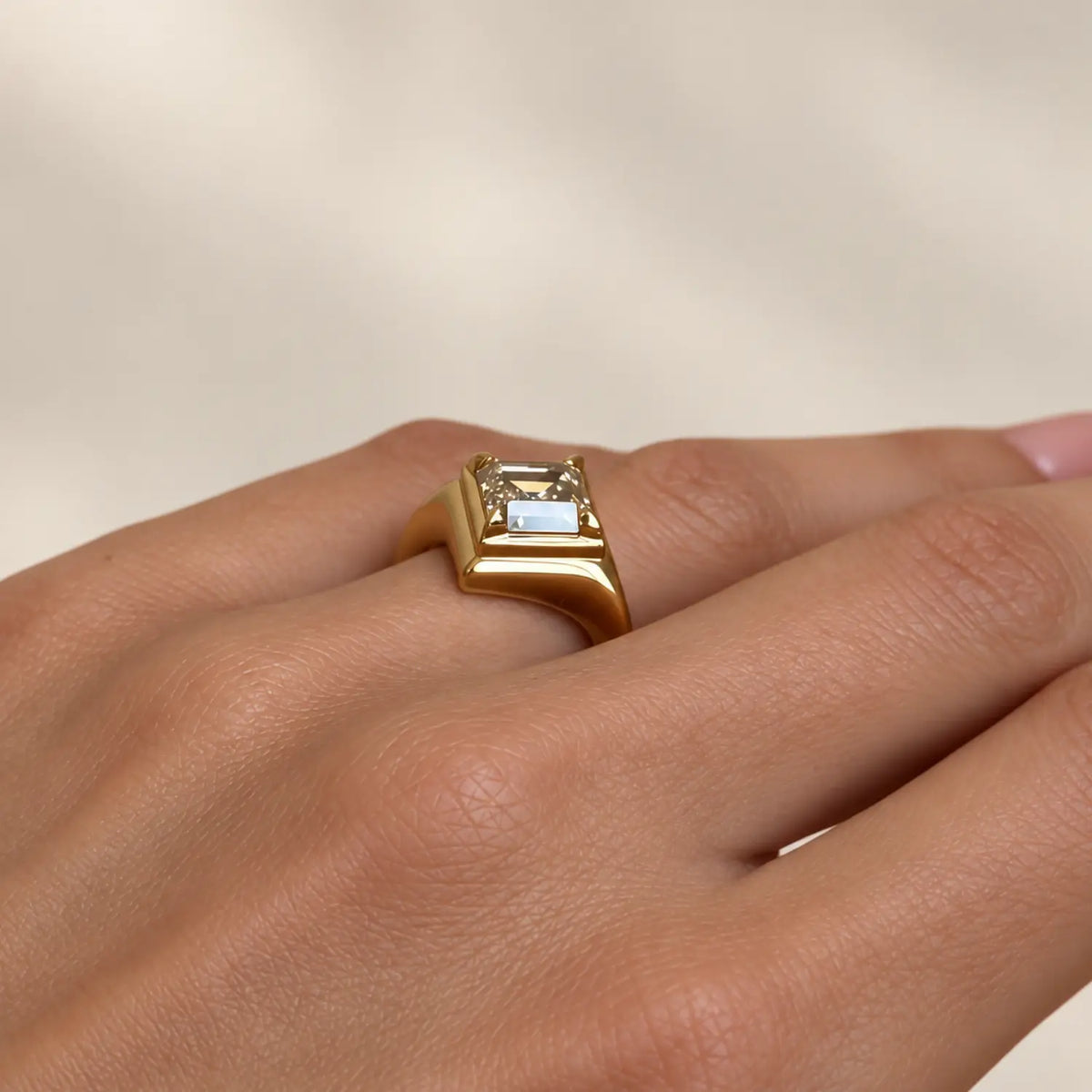 Square Moissanite Ring Lightframe Gold – The Centre